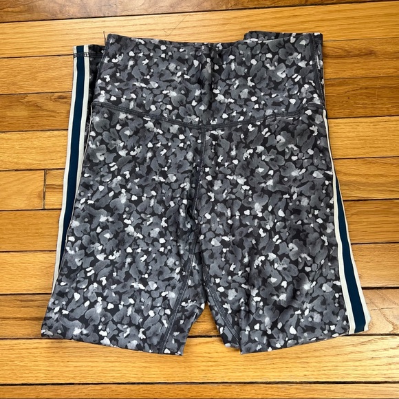 Aerie gray print leggings - Picture 4 of 7